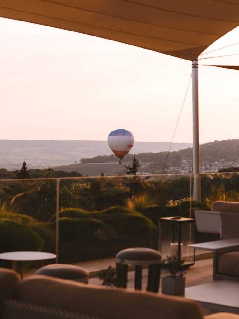 Royal Champagne, le premier Palace du Grand Est 34 Hot air balloon