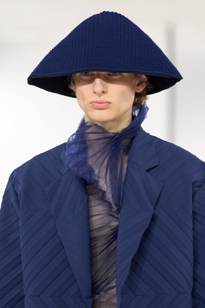 In Praise of Bamboo Shadows : Issey Miyake Men et le vêtement comme philosophie 43 IM MEN DETAILS LOOK 32 2X3 1
