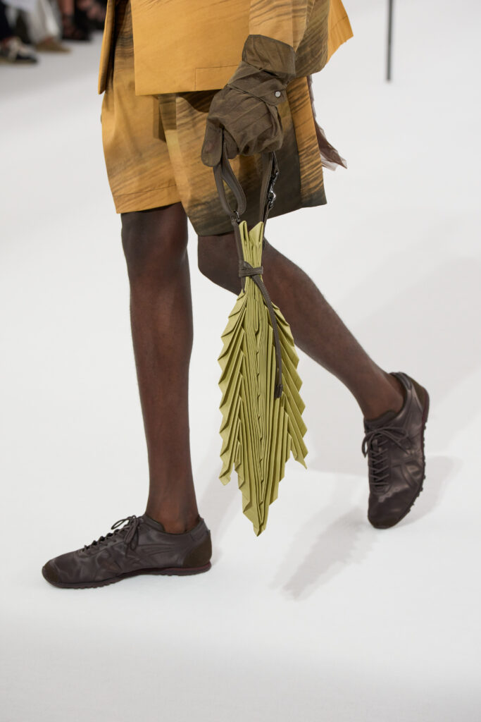 In Praise of Bamboo Shadows : Issey Miyake Men et le vêtement comme philosophie 54 IM MEN DETAILS LOOK 37 2X3 1
