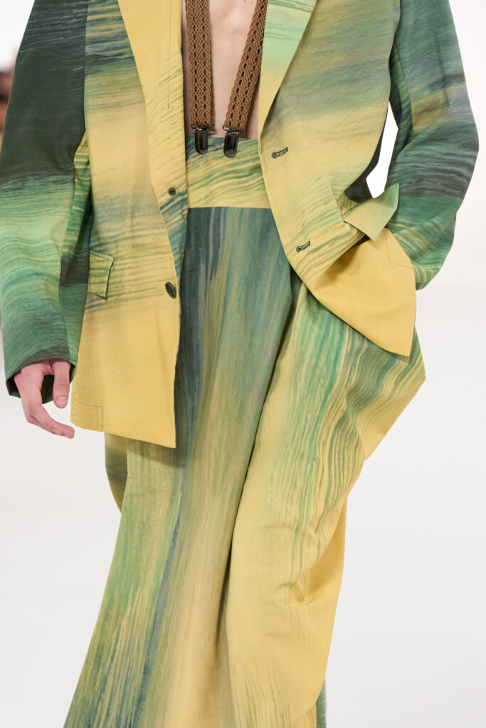 In Praise of Bamboo Shadows : Issey Miyake Men et le vêtement comme philosophie 26 IM MEN DETAILS LOOK 40 2X3