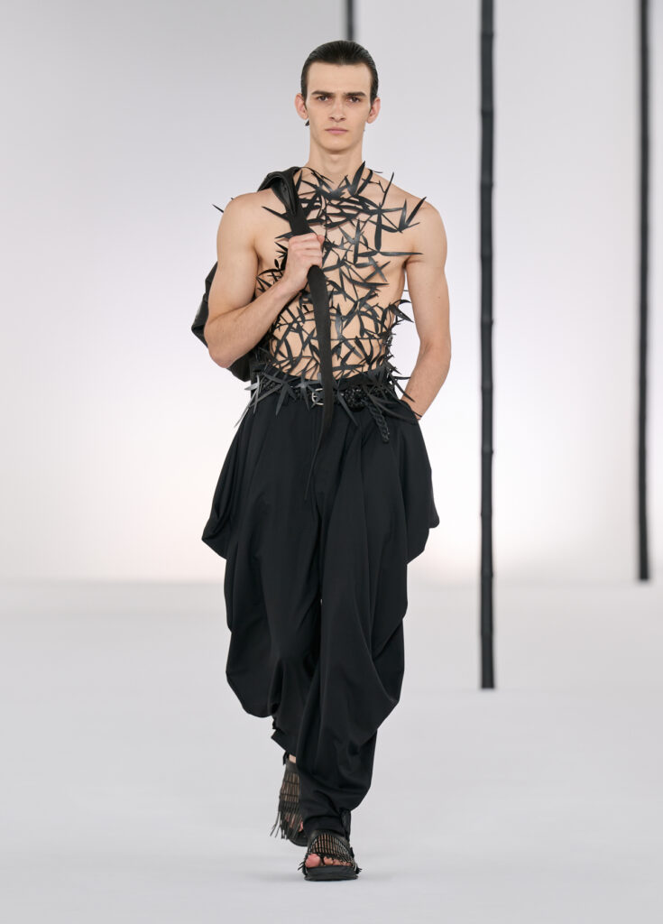 In Praise of Bamboo Shadows : Issey Miyake Men et le vêtement comme philosophie 101 IM MEN LOOKS 04 1240x1728px