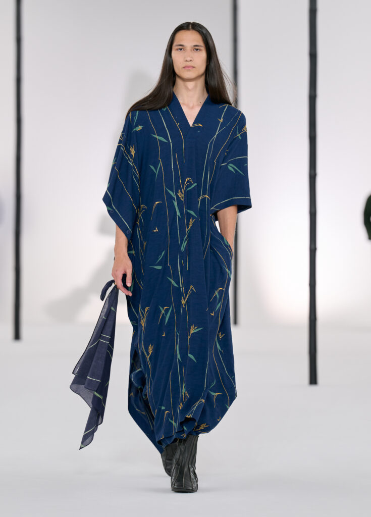 In Praise of Bamboo Shadows : Issey Miyake Men et le vêtement comme philosophie 106 IM MEN LOOKS 31 1240x1728px