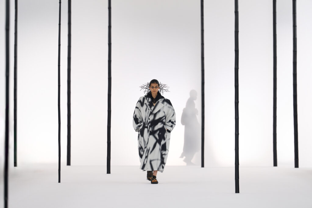 In Praise of Bamboo Shadows : Issey Miyake Men et le vêtement comme philosophie 111 IM MEN SHOW IMAGES 2 2x3 HIGH