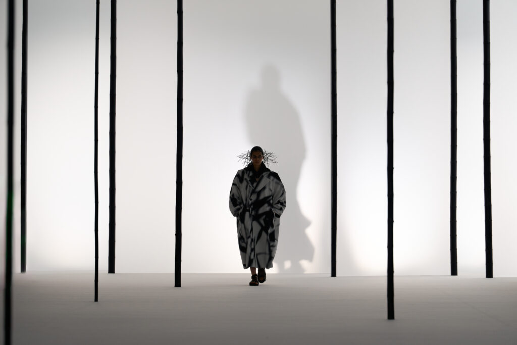 In Praise of Bamboo Shadows : Issey Miyake Men et le vêtement comme philosophie 112 IM MEN SHOW IMAGES MAIN 2x3 HIGH
