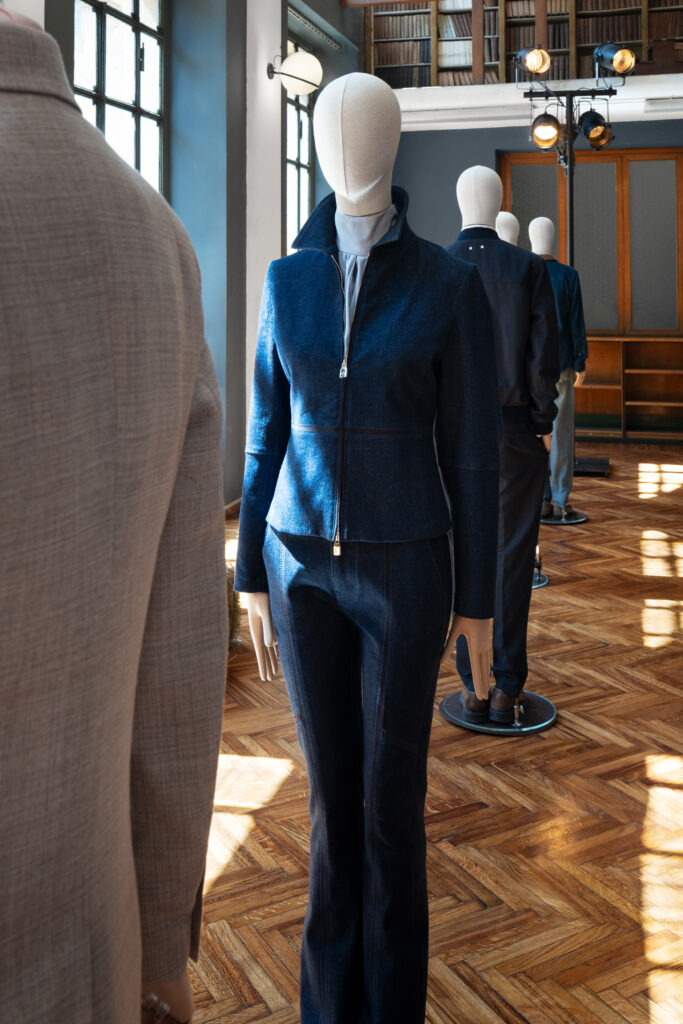 Le denim face à la moisson italienne 53 JACOB COHEN SS27 COLLECTION 336
