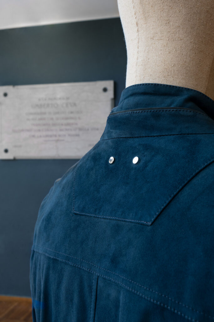 Le denim face à la moisson italienne 55 JACOB COHEN SS27 COLLECTION 338