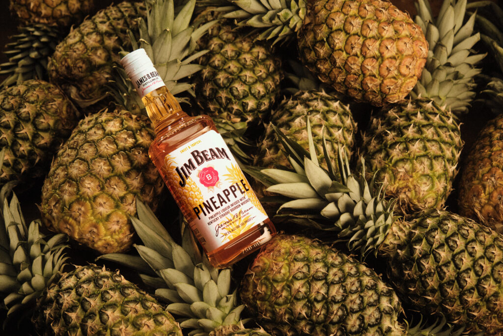 Jim Beam Pineapple, quand le bourbon s’ouvre à une nouvelle grammaire aromatique 27 JB Pineapple PR Select Bottle