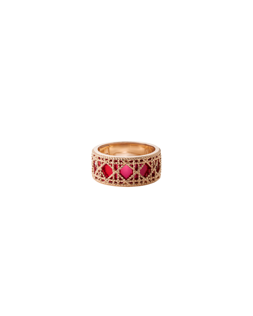 My Dior : le cannage des premières chaises devient joaillerie 28 JMYD95045