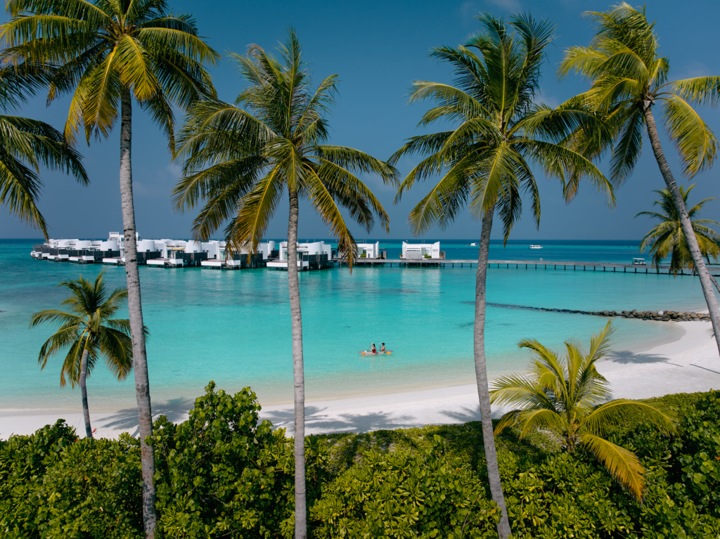 Jumeirah Olhahali Island : l'été maldivien comme art de la rencontre 27 Jumeirah Olhahali Island Aerial Kayaking