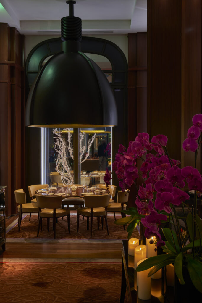Matsuhisa Paris Goes Takeout: The Royal Monceau’s Nikkei Cuisine Goes Beyond Its Walls 60 Le Royal Monceau Raffles Paris Matsuhisa by night