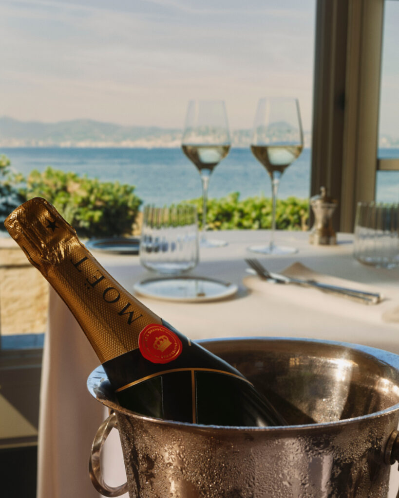Moët & Chandon Ice Impérial : la question que la glace posait à l'assemblage 40 MC Summer Season PW PR visuals 10 @La Ponche in Saint Tropez