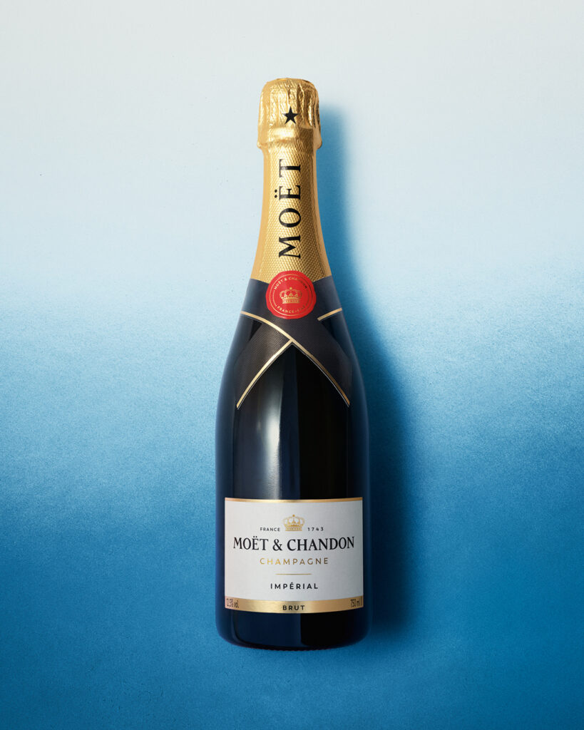 Moët & Chandon Ice Impérial : la question que la glace posait à l'assemblage 38 MC Summer Season PW PR visuals 7
