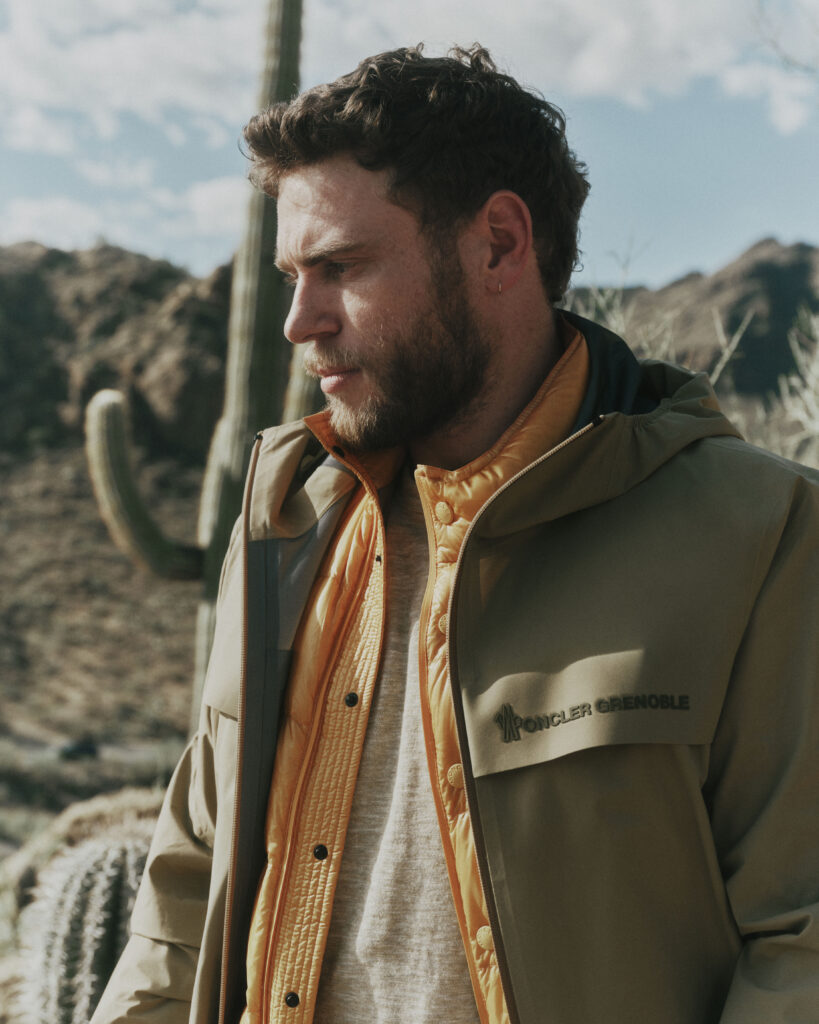Moncler Grenoble, l’outdoor alpin sous le soleil de l’Arizona 25 MGR SS 2026 CAMPAIGN DS RGB 300DPI 4X5 04