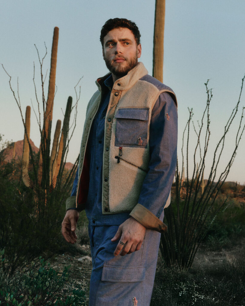 Moncler Grenoble, l’outdoor alpin sous le soleil de l’Arizona 26 MGR SS 2026 CAMPAIGN DS RGB 300DPI 4X5 26