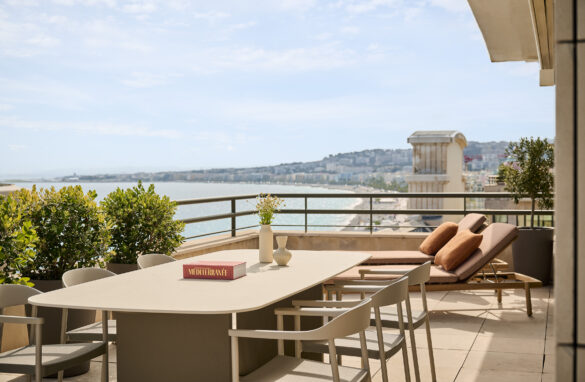 NCEHR P0978 Panoramic Suite Terrace Dining CreditPhotos Hospitality Builders