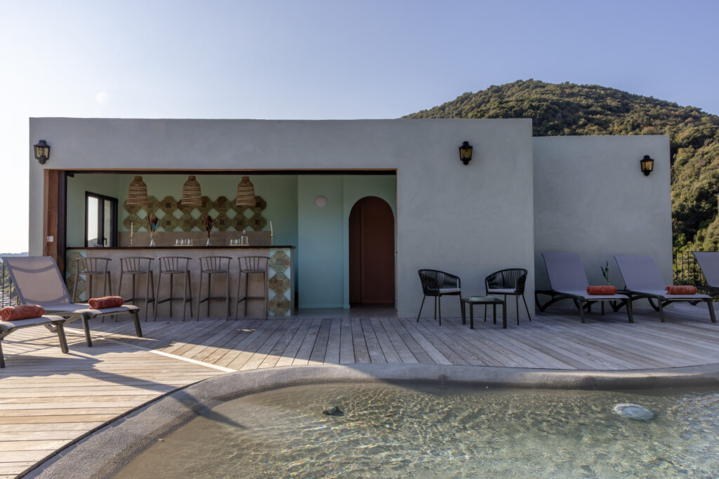 Domaine Santa Margherita: Corsica at Village Level 63 Piscine Ambiance 3