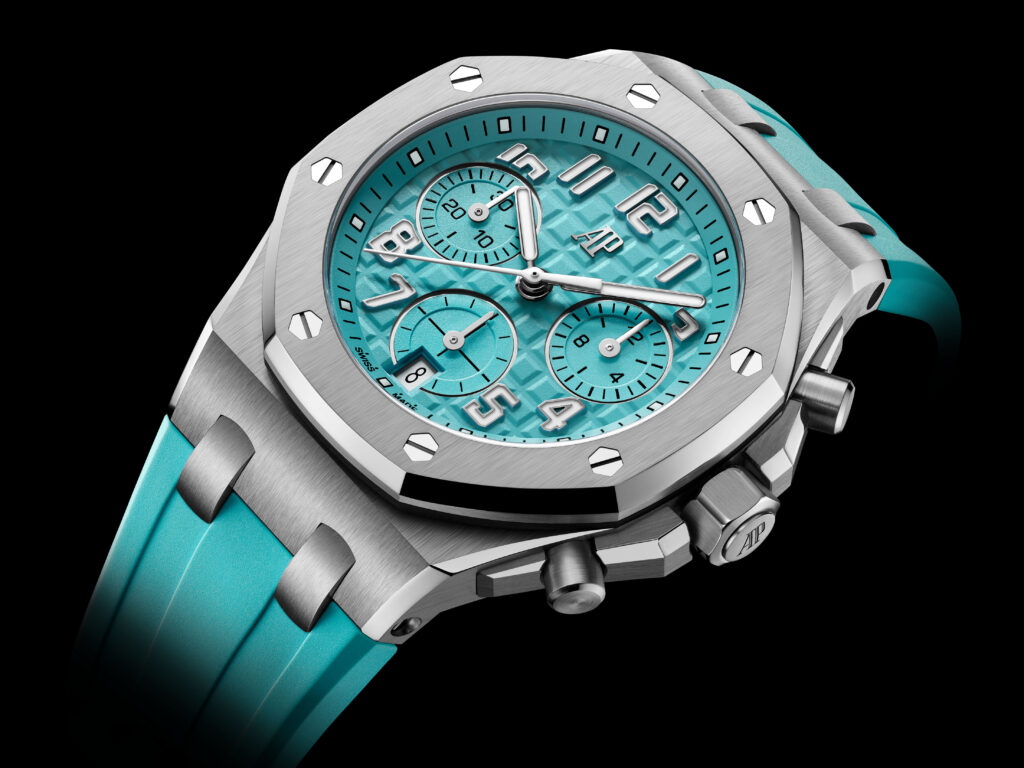 Audemars Piguet: The 37 mm Offshore Takes on Summer Colors 40 ROO 26430TI OO A358CA 01 closeup GP13.DIGITAL