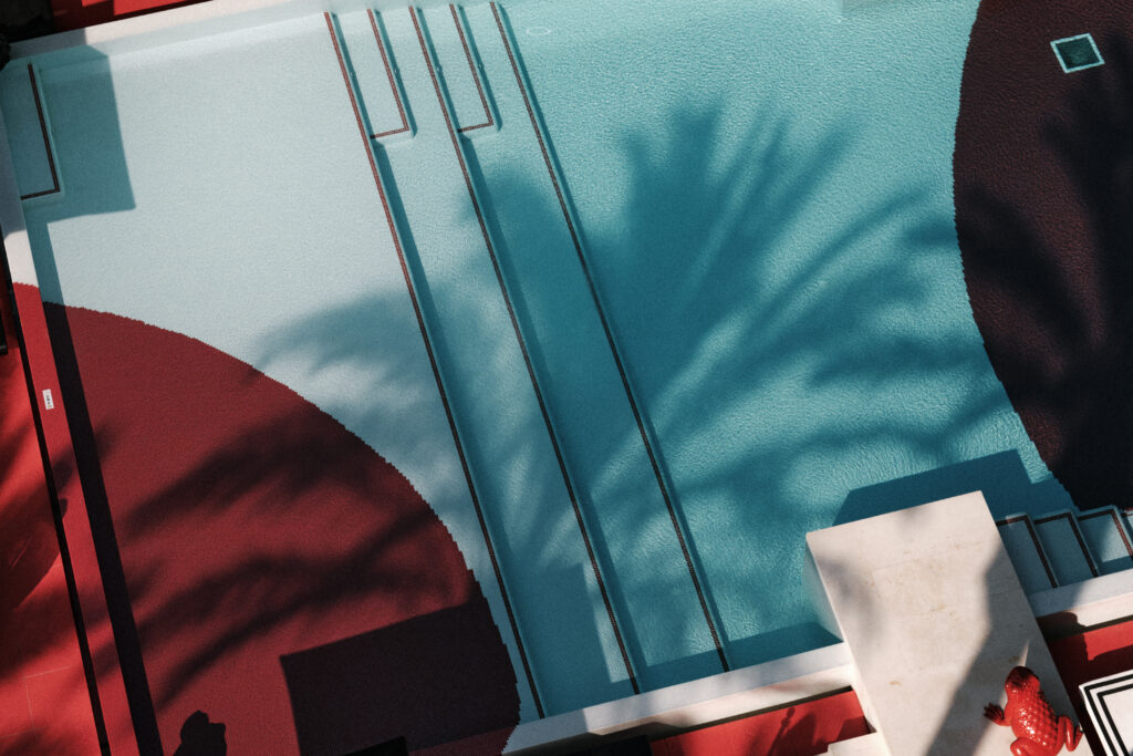 Ibiza: The Hotel as a Total Stage 32 TUIH Piscina