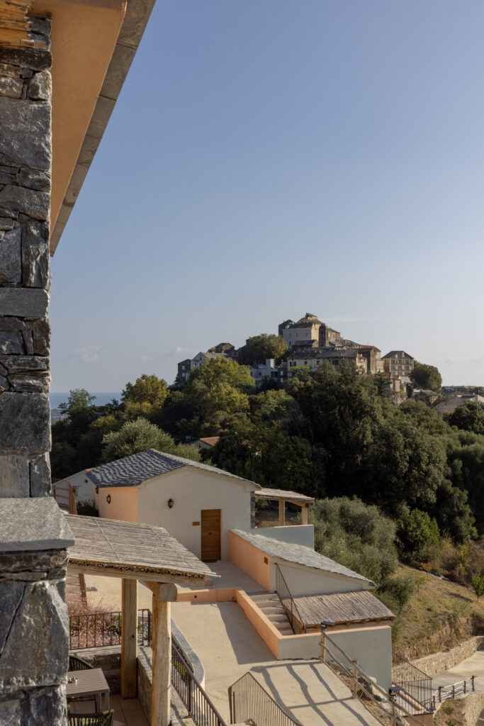 Domaine Santa Margherita: Corsica at Village Level 65 Vue