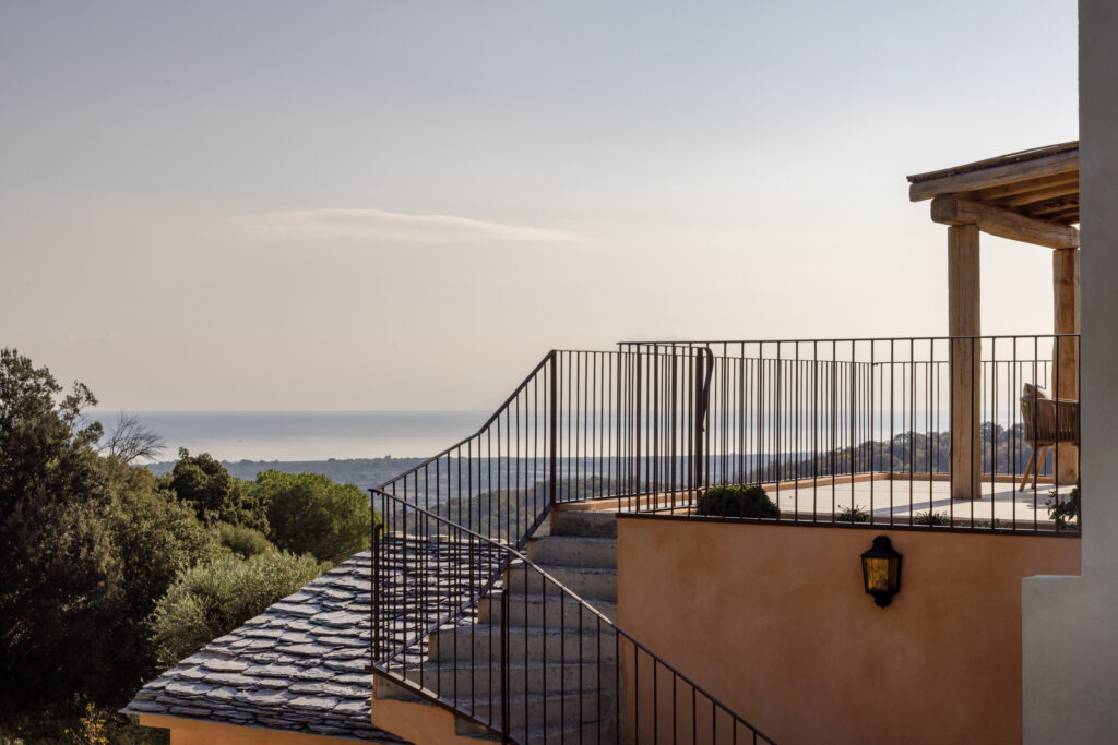 Domaine Santa Margherita: Corsica at Village Level 70 Vue terrasse Ambiance 4