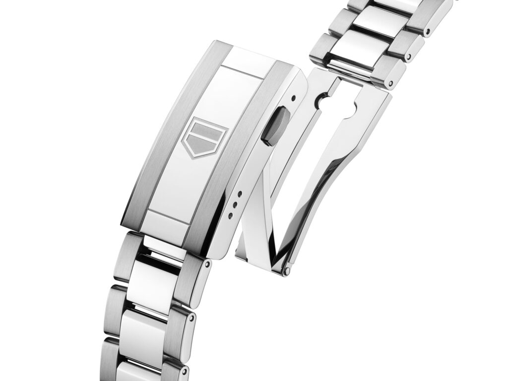 TAG Heuer Aquaracer, le solaire au service de l’aventure 158 Web 2000px WBP1118.BA0047 BUCKLE