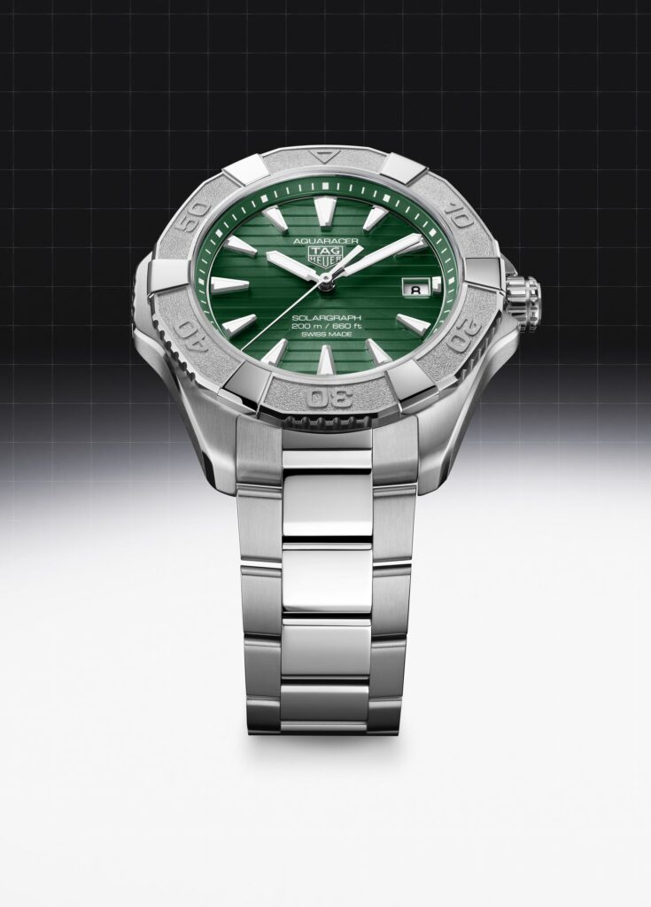 TAG Heuer Aquaracer, le solaire au service de l’aventure 160 Web 2000px WBP1118.BA0047 MUSHROOM BACKGROUND FULLFRAME