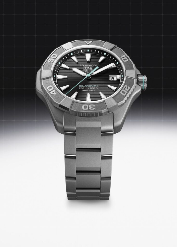 TAG Heuer Aquaracer, le solaire au service de l’aventure 170 Web 2000px WBP1184.BF0008 MUSHROOM BACKGROUND FULLFRAME