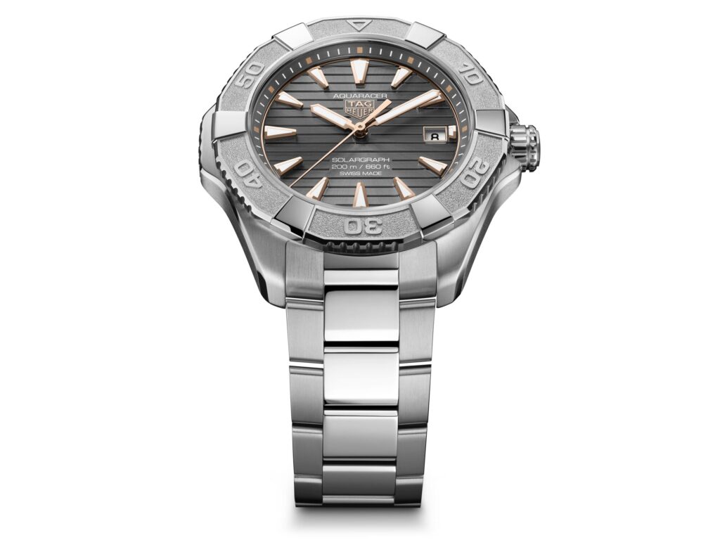 TAG Heuer Aquaracer, le solaire au service de l’aventure 180 Web 2000px WBP1190.BZ0003 MUSHROOM