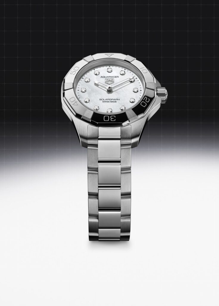 TAG Heuer Aquaracer, le solaire au service de l’aventure 132 Web 2000px WBP141H.BA0049 MUSHROOM BACKGROUND FULLFRAME