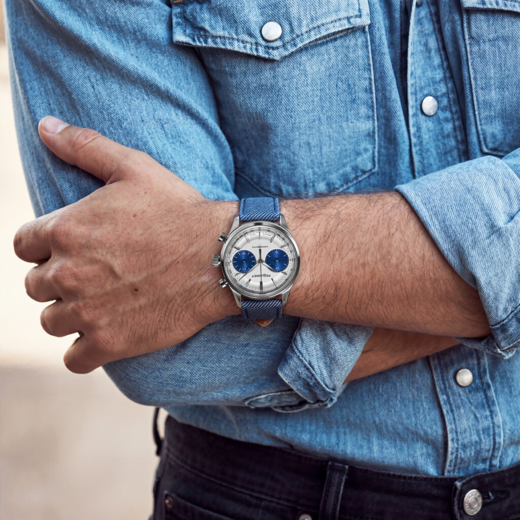 Pequignet : le noir comme alphabet 44 Wrist Blue