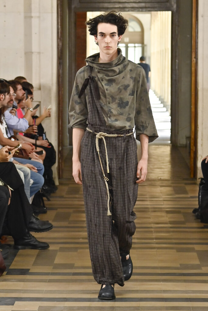 Ziggy Chen SS27 — AMBIEPOSE 33 Ziggy Chen SS27 2 3 LR 009