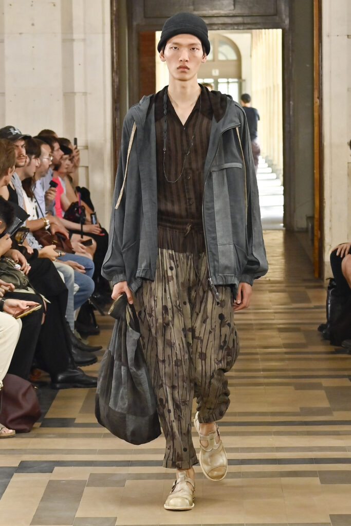 Ziggy Chen SS27 — AMBIEPOSE 35 Ziggy Chen SS27 2 3 LR 011