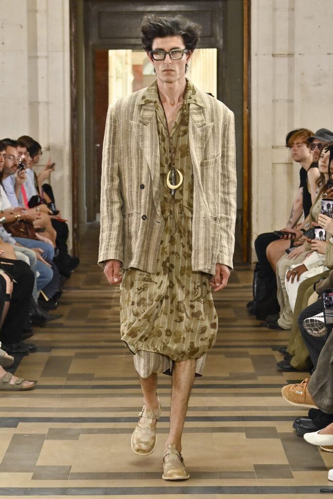 Ziggy Chen SS27 — AMBIEPOSE 54 Ziggy Chen SS27 2 3 LR 030