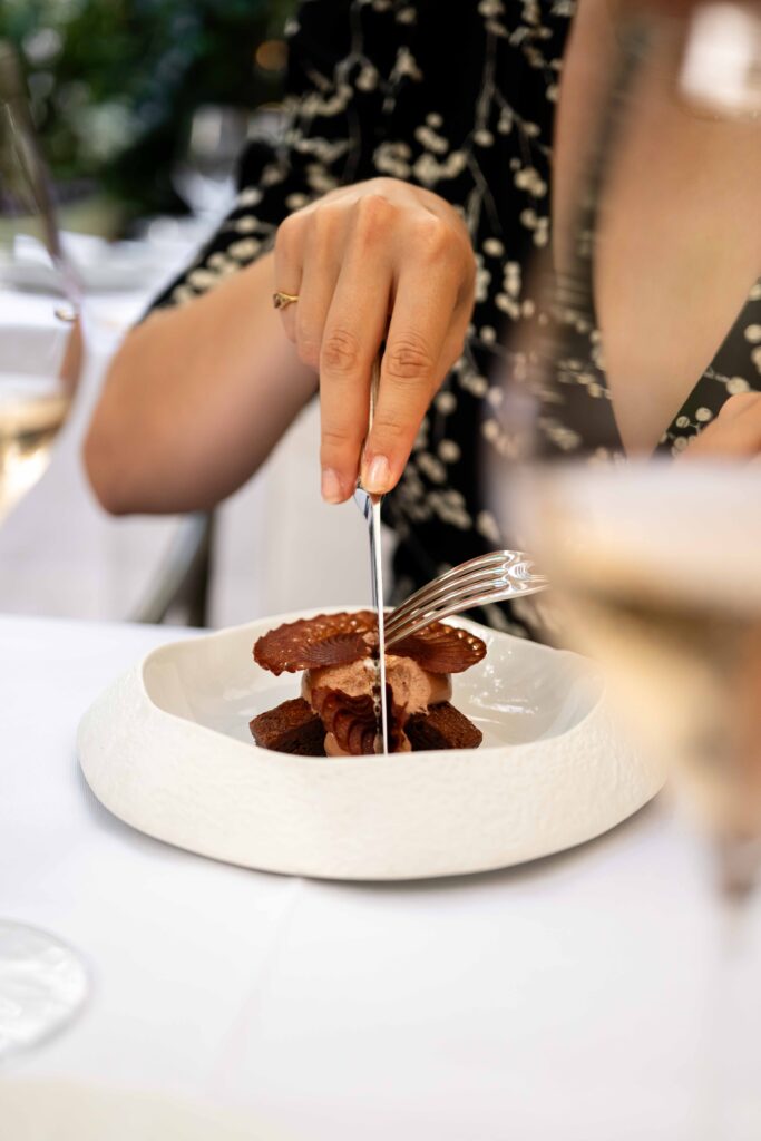 Le Lobster Club de La Réserve Paris : six manières d'habiter le homard bleu 71 la reserve paris patio sweet grand cru chocolate geraldine martens 5825