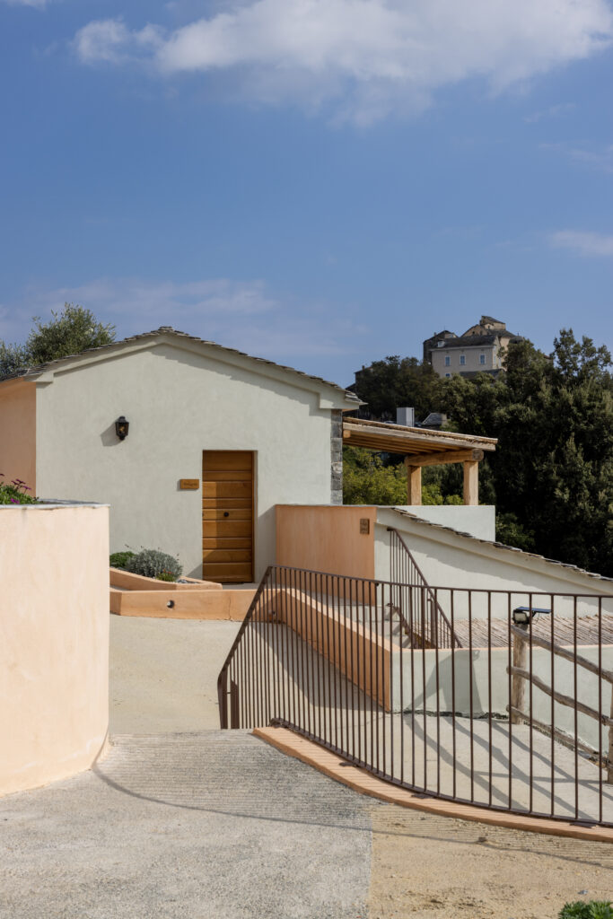 Domaine Santa Margherita: Corsica at Village Level 56 non 4 4