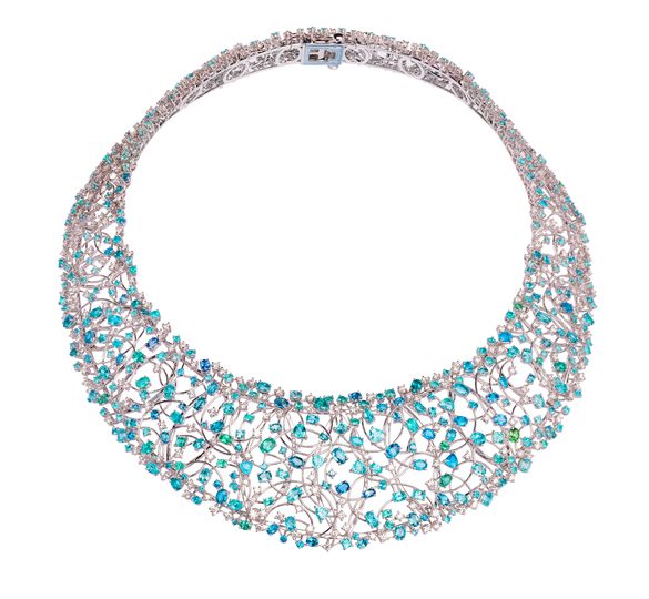 01 COLLIER