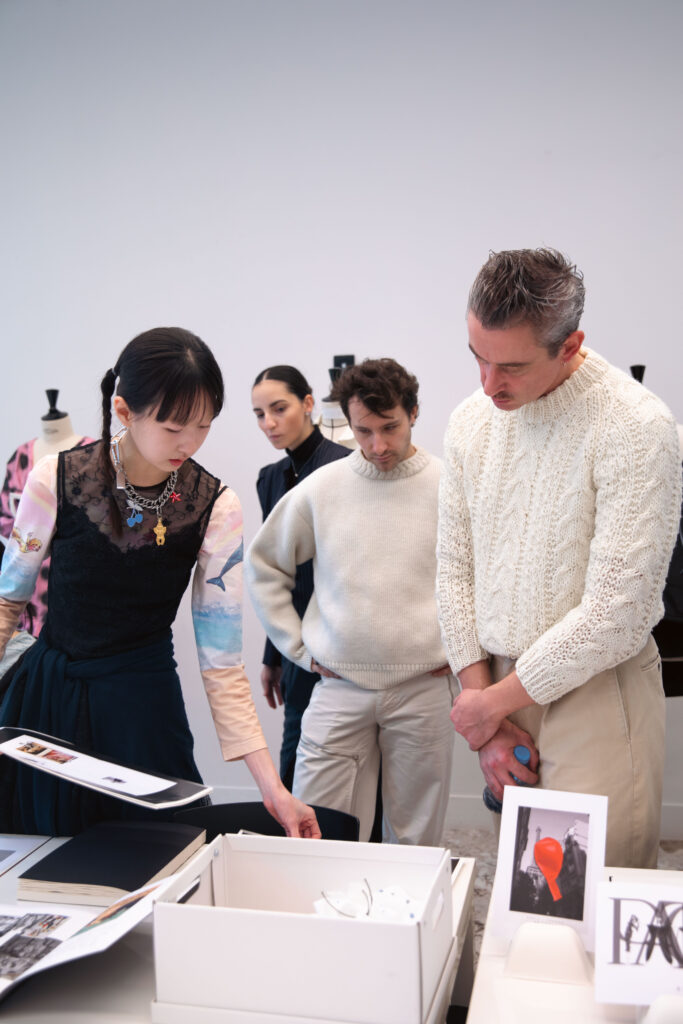 Ce que Viktor&Rolf demande à une école de mode : une collection sans défilé 26 0SELEC 3H0A5856