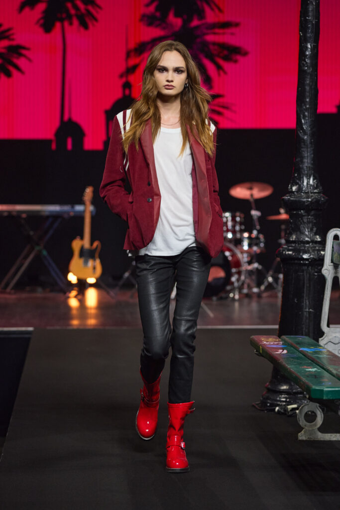 ONEONE NINENINE SS27 : rendre ses copies entre deux mondes 28 1199 ss27 runway press look 04