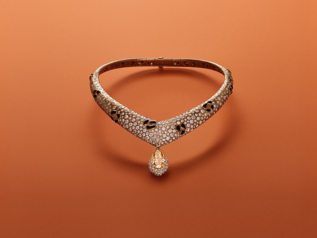 La nature du Botswana inspire la nouvelle collection de Haute Joaillerie de Messika 27 2 Messika HJO Campaign 2026 Collection Terres de Contrastes Regne Still Life No Frame ©️ AMPM