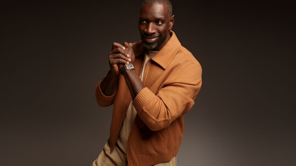 Jaeger-LeCoultre Welcomes Omar Sy: "The Hour Before," a Film About Invisible Excellence 30 2026 thb omar sy reverso tribute chrono q389257j seamless look2 0015 srgb 16 9