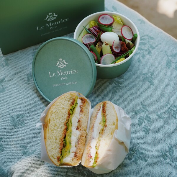Summer 2026 at Le Meurice: the Palace Lunch Box, the Ducasse delivery tricycle, and the rosé champagnes at Bar 228 32 64c5e4bfd79e6e947e27ee6c583f47165ed3b4cfc54699872f72c2a13d189aff