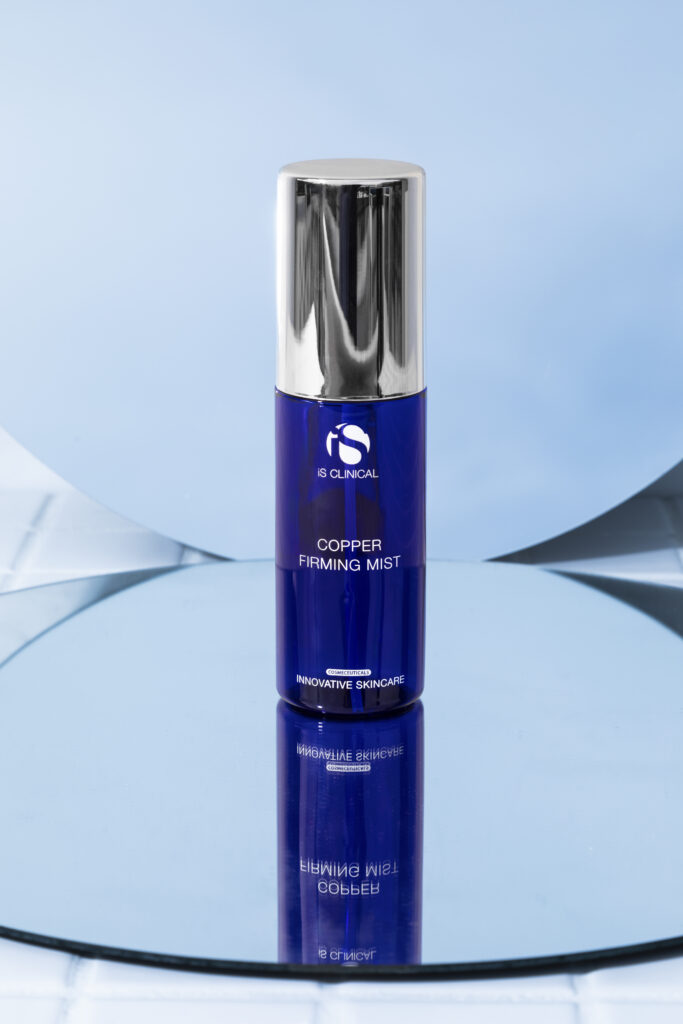 iS CLINICAL réinvente l’éclat de l’été avec le Copper Firming Mist 26 745A9276 edit sd 1