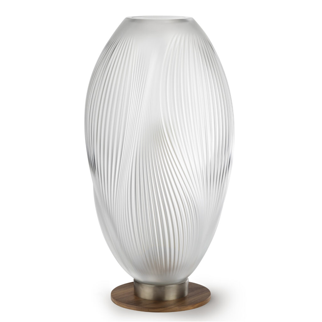 Air de Lalique Chapitre II : l'invisible sculpté 30 ALIZE table lamp XL clear crystal satin nickel 1