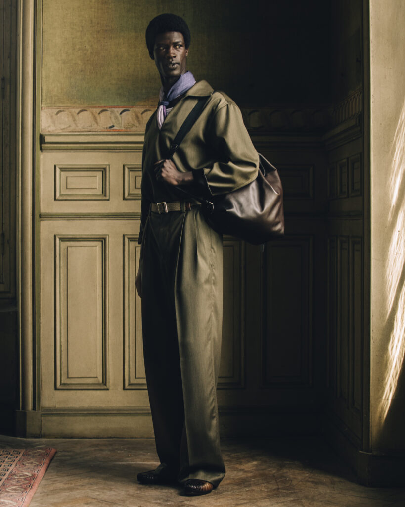 Berluti SS27 : Ce que le jardin murmure au Petit Prince 25 BERLUTI SS27 LOOKBOOK 02