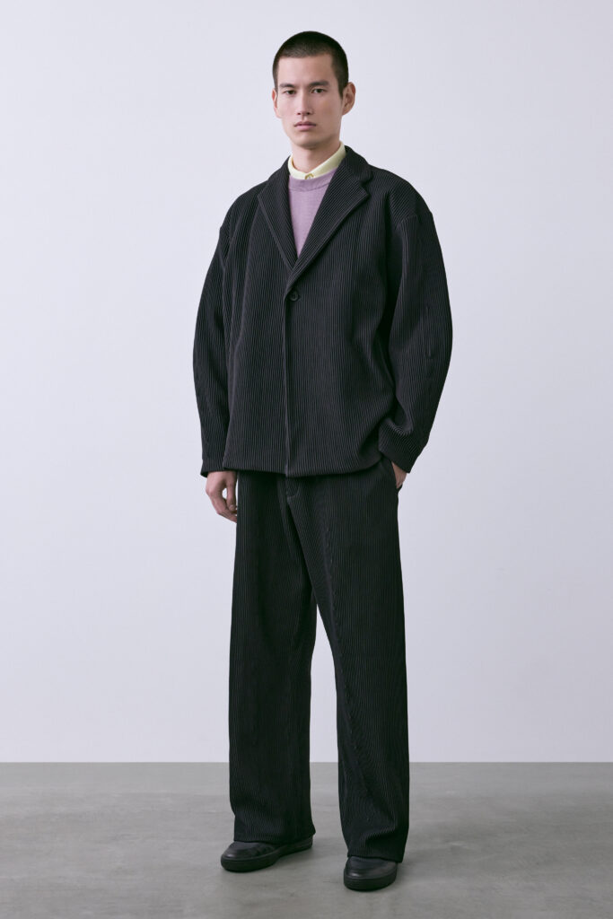 CFCL SS27 Men : habiter la lumière d'Aalto 48 CFCL LOOK 24