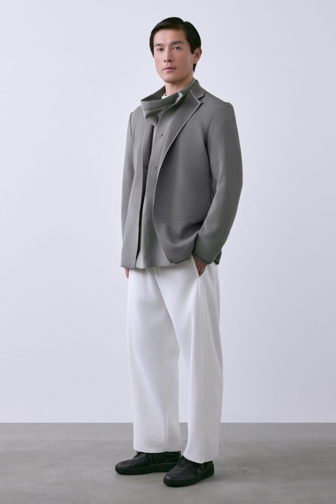 CFCL SS27 Men : habiter la lumière d'Aalto 49 CFCL LOOK 25