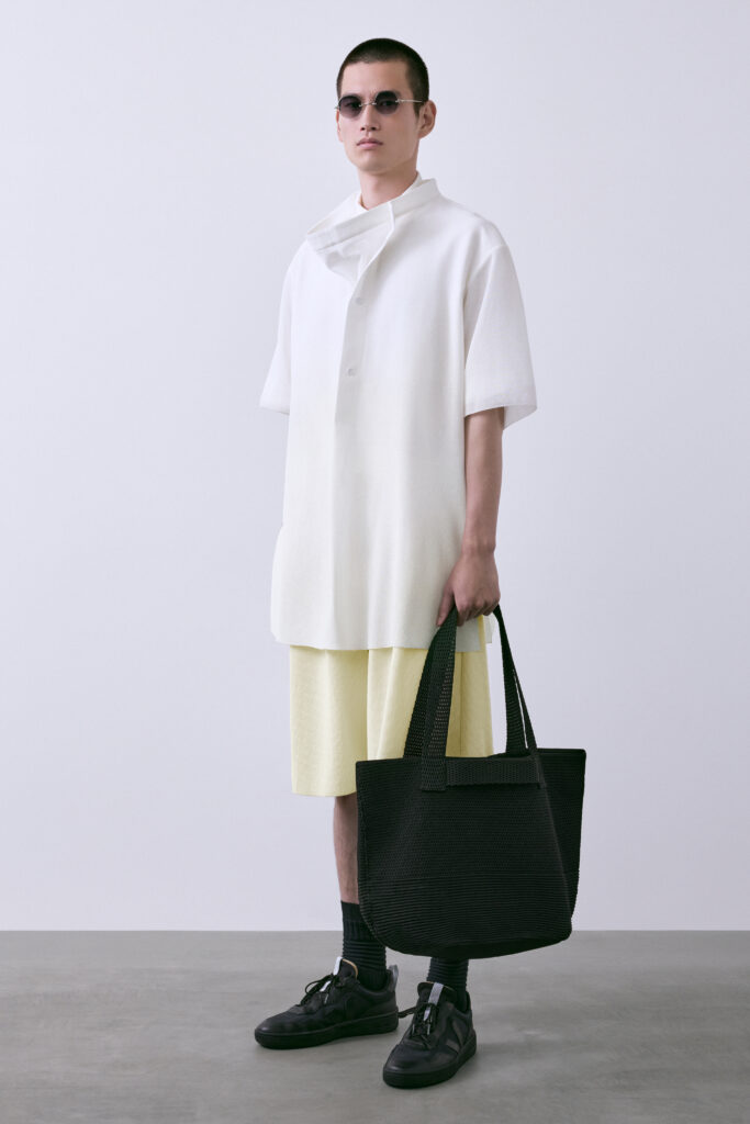 CFCL SS27 Men : habiter la lumière d'Aalto 33 CFCL LOOK 9