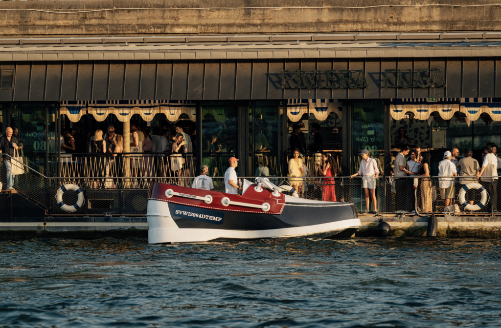 Sebago fête ses 80 ans : le penny loafer part en bateau sur la Seine 47 Capture decran 2026 07 31 a 10.11.32