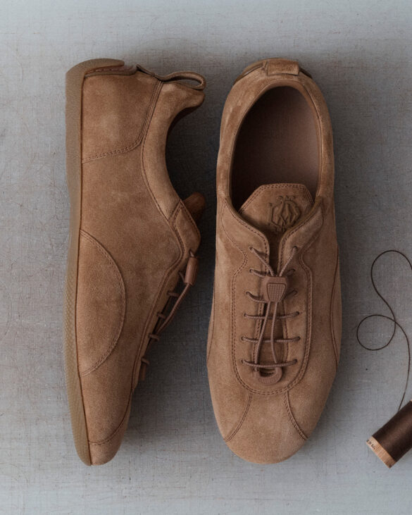Davies sneaker in camel suede