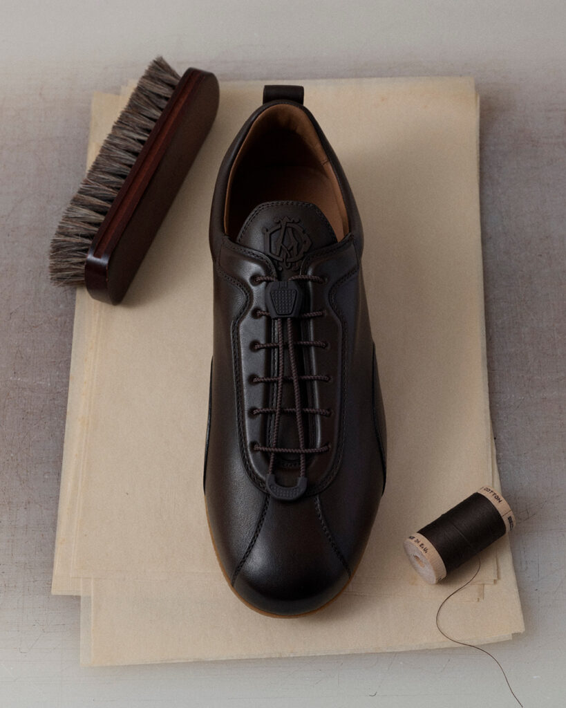 Quand la chaussure de conduite quitte la voiture 28 Davies sneaker in chocolate patina calf 1